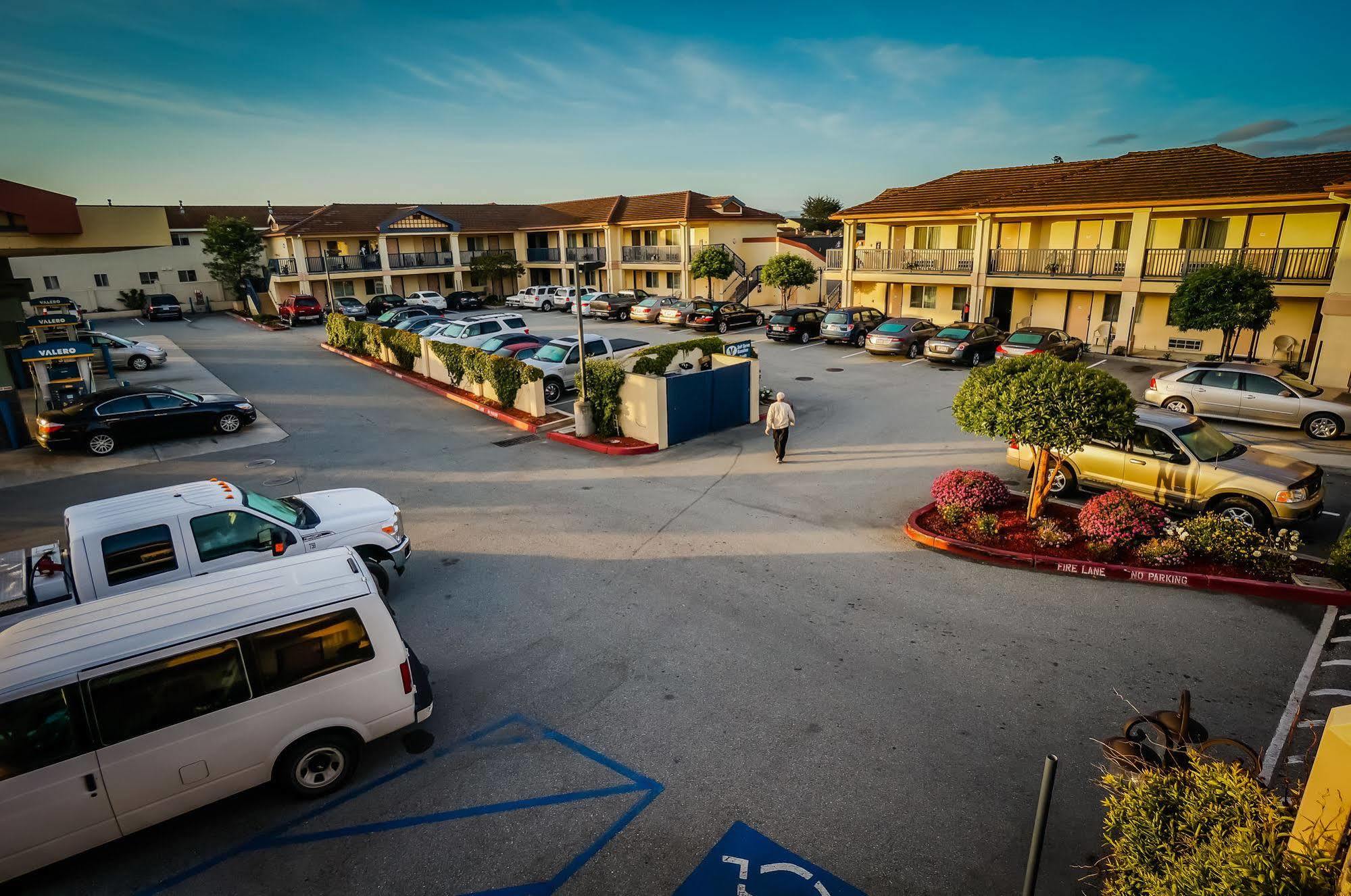 Monarch Valley Inn Marina At Monterey Bay Exterior photo